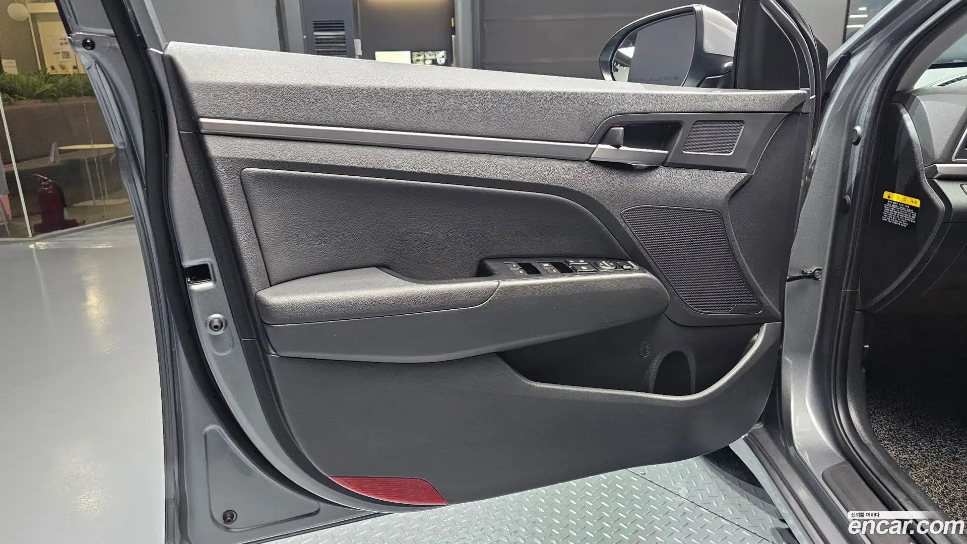 AVANTE Hyundai 2018.3-INNER-034