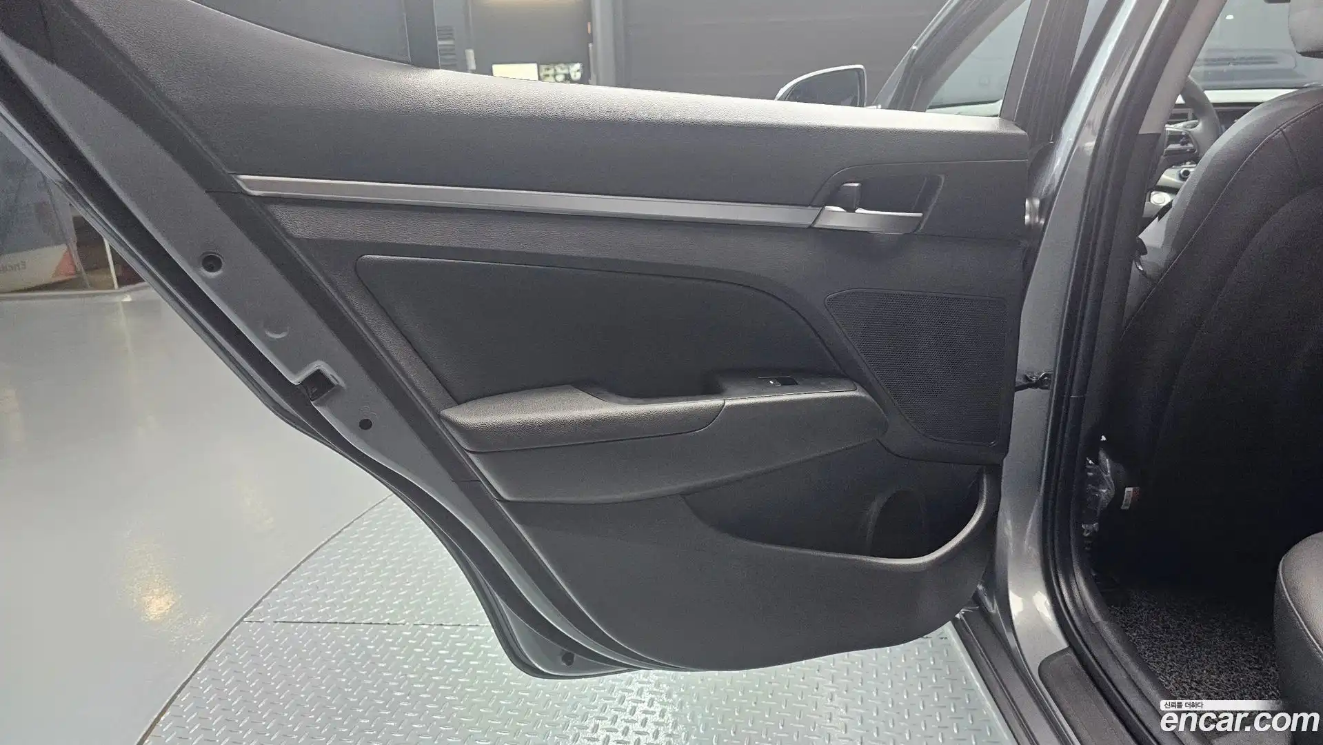 AVANTE Hyundai 2018.3-INNER-035