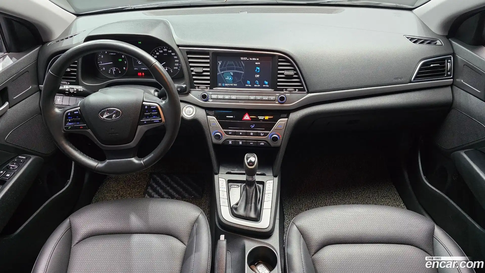 AVANTE Hyundai 2018.1-INNER-007