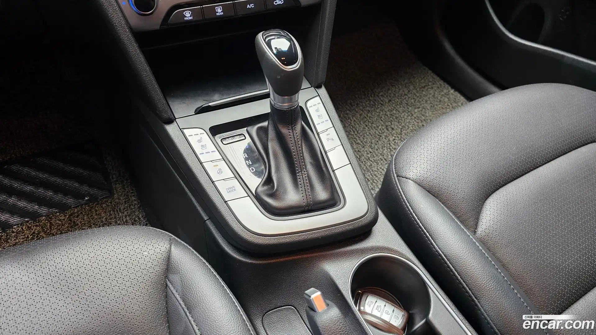 AVANTE Hyundai 2018.1-INNER-009