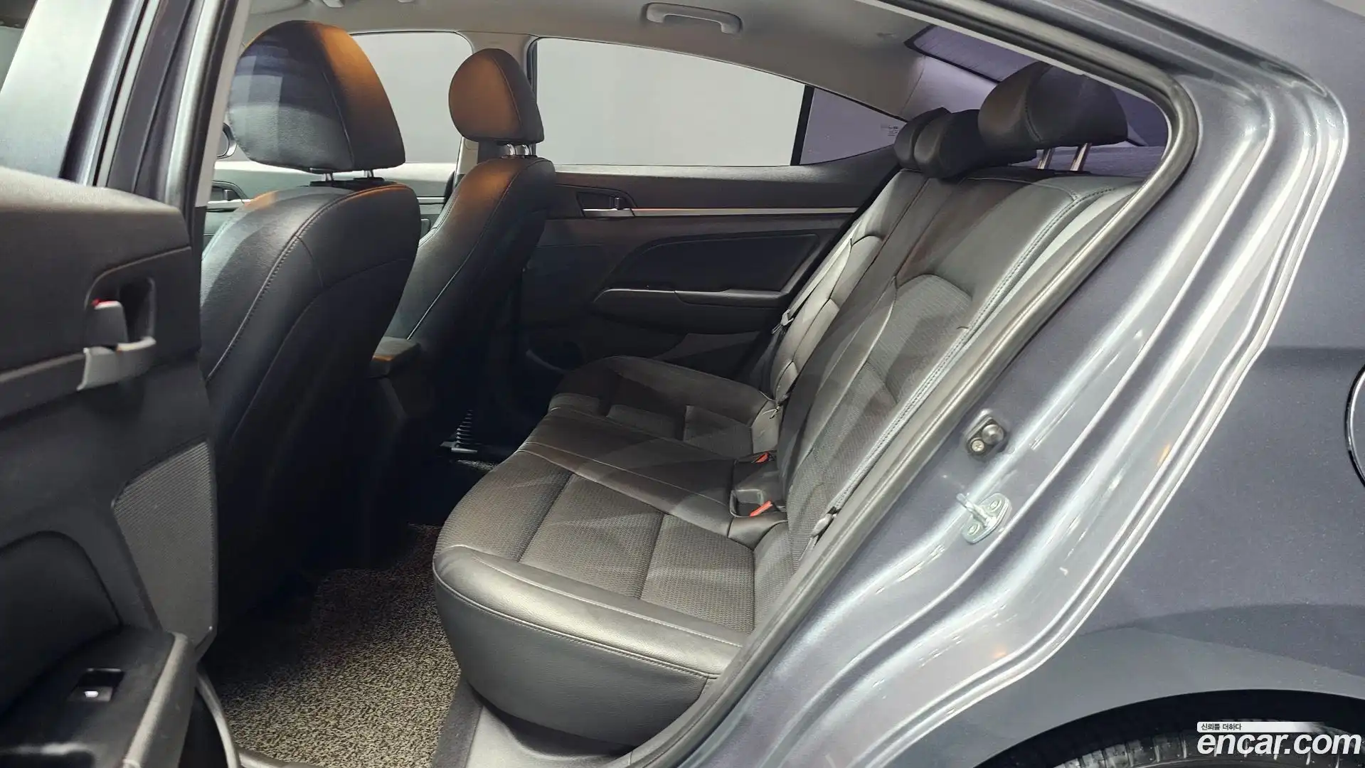 AVANTE Hyundai 2018.1-OPTION-016