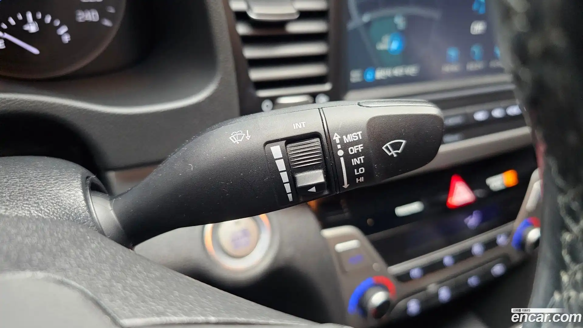 AVANTE Hyundai 2018.1-OPTION-023