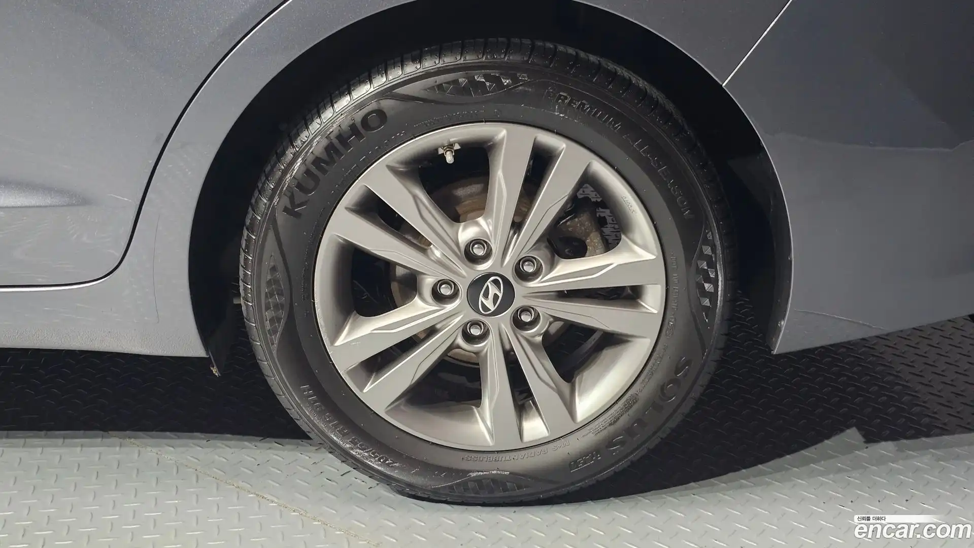 AVANTE Hyundai 2018.1-OUTER-031