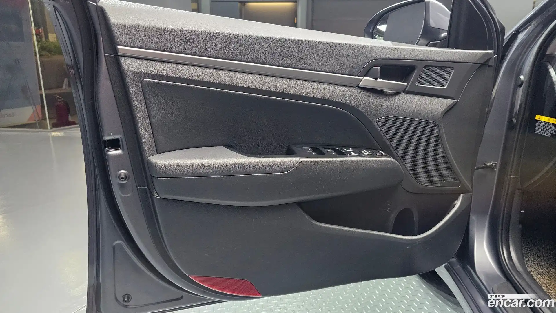 AVANTE Hyundai 2018.1-INNER-034