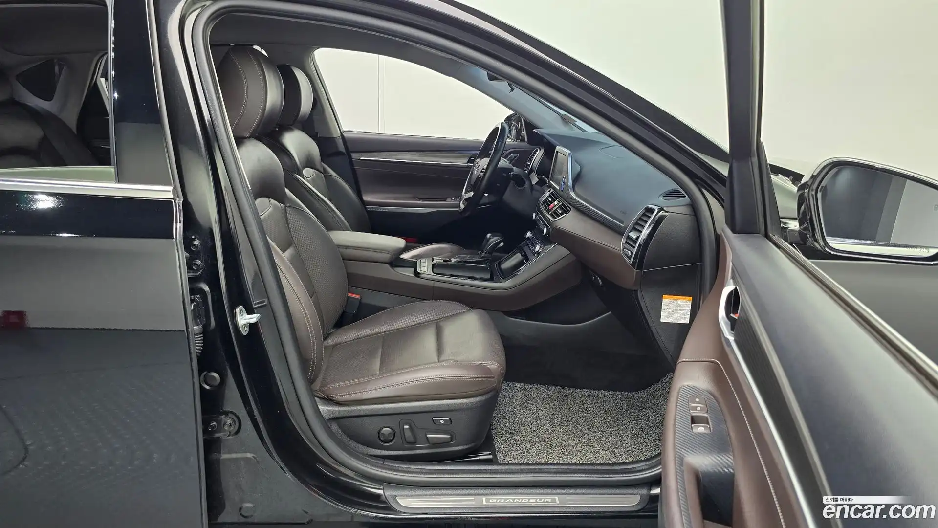 Grandeur Hyundai 2019.3-OPTION-015