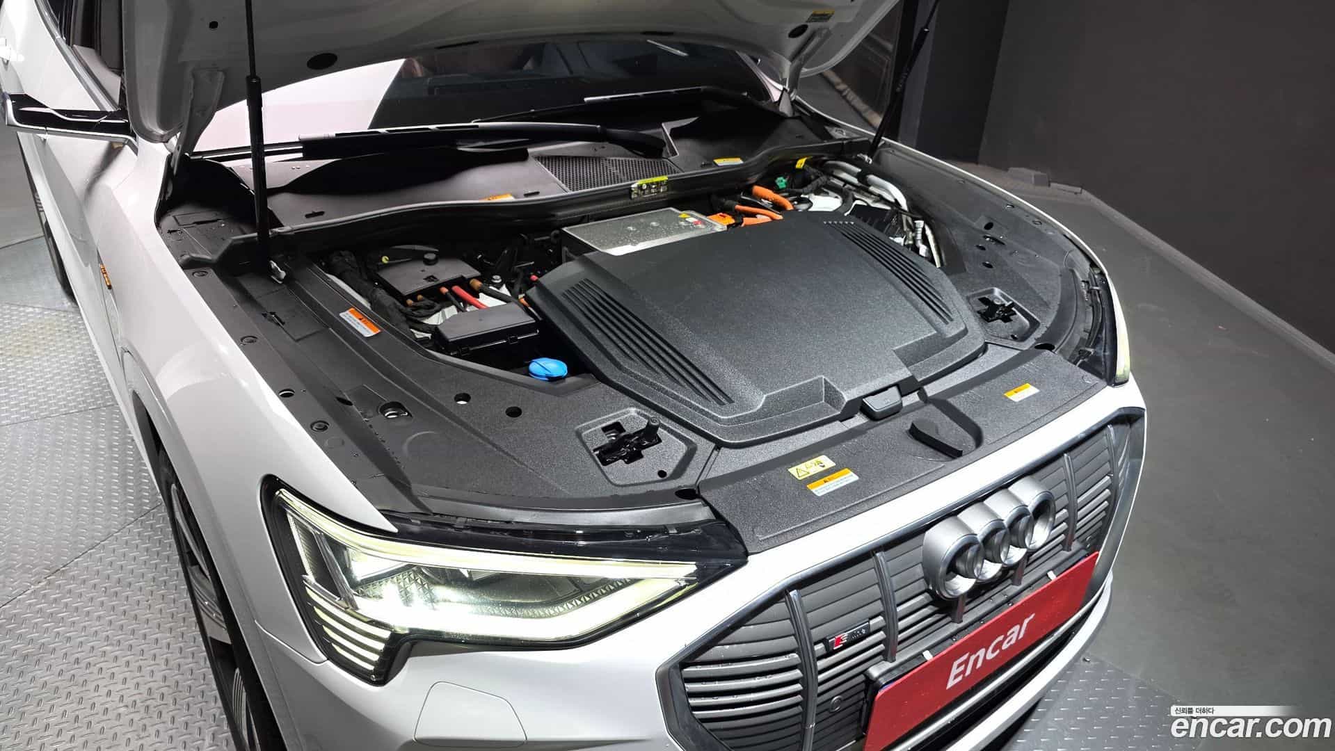 e-tron Audi 2021.10-OUTER-006