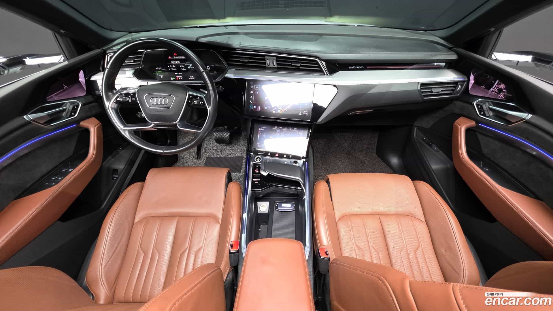 e-tron Audi 2021.10-INNER-007