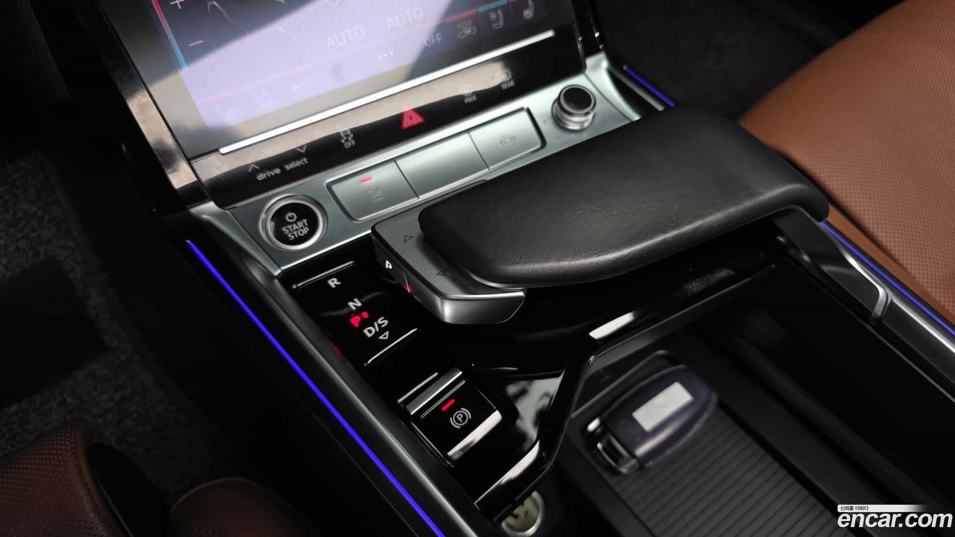 e-tron Audi 2021.10-INNER-009