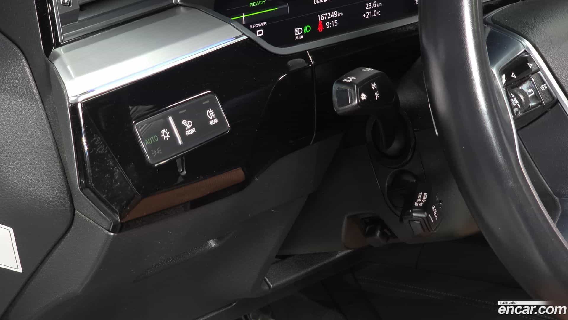 e-tron Audi 2021.10-OPTION-019
