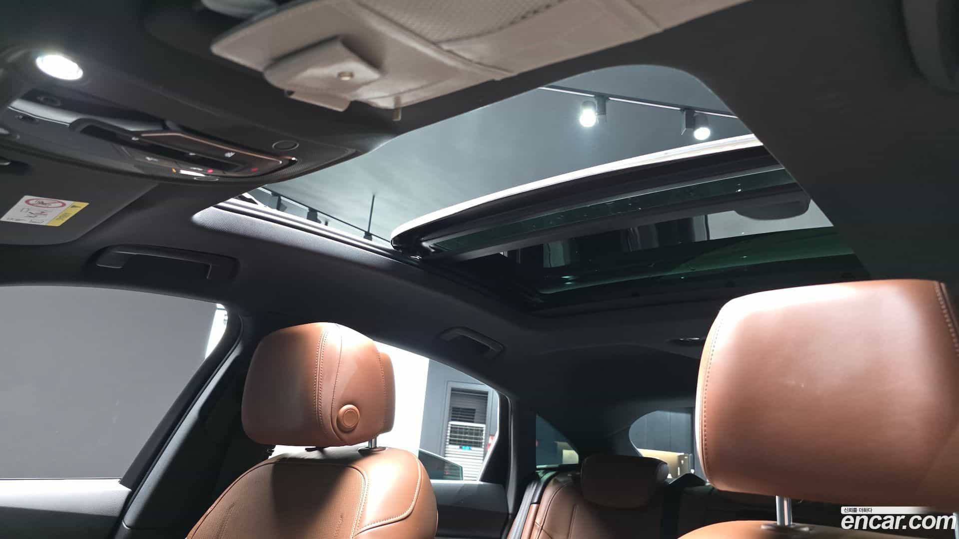 e-tron Audi 2021.10-OPTION-023