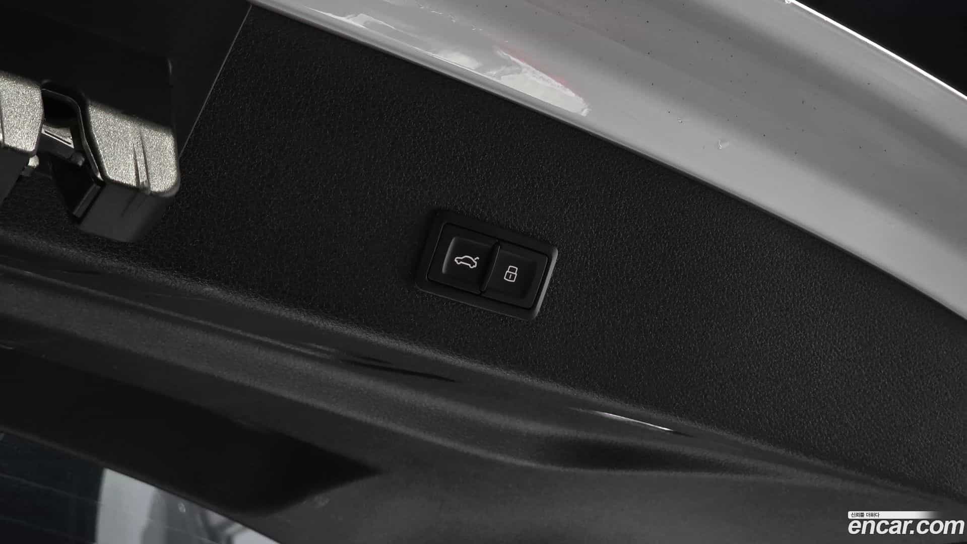 e-tron Audi 2021.10-OPTION-024