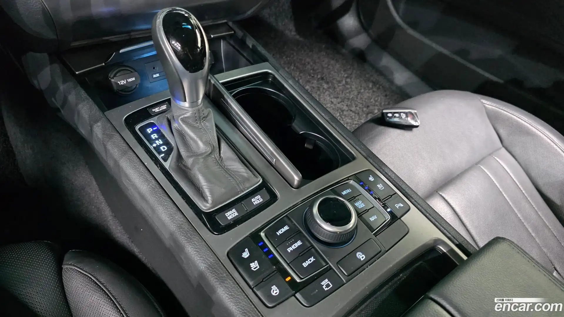 Genesis Hyundai 2015.0-INNER-009