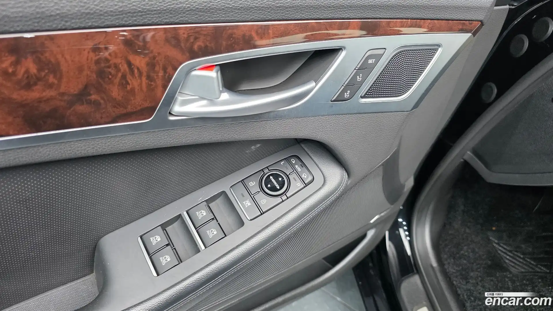 Genesis Hyundai 2015.0-OPTION-023
