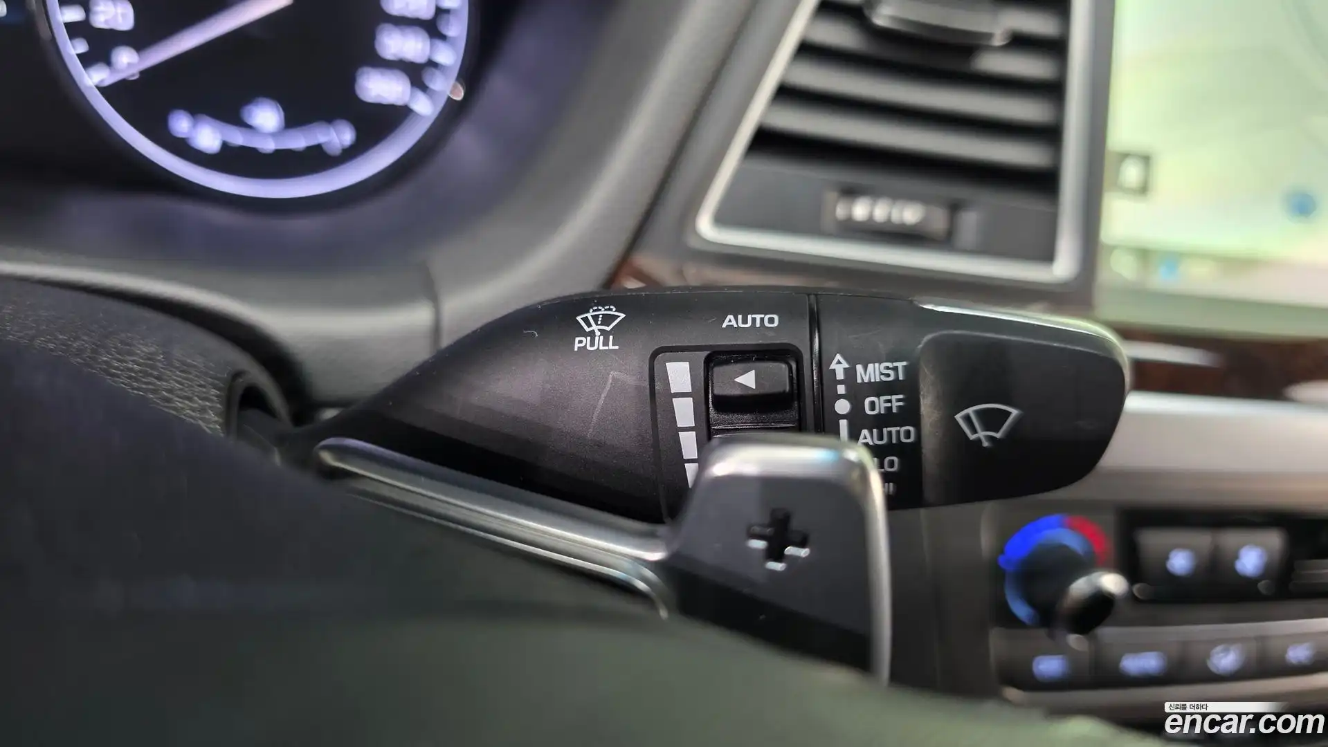 Genesis Hyundai 2015.0-OPTION-024