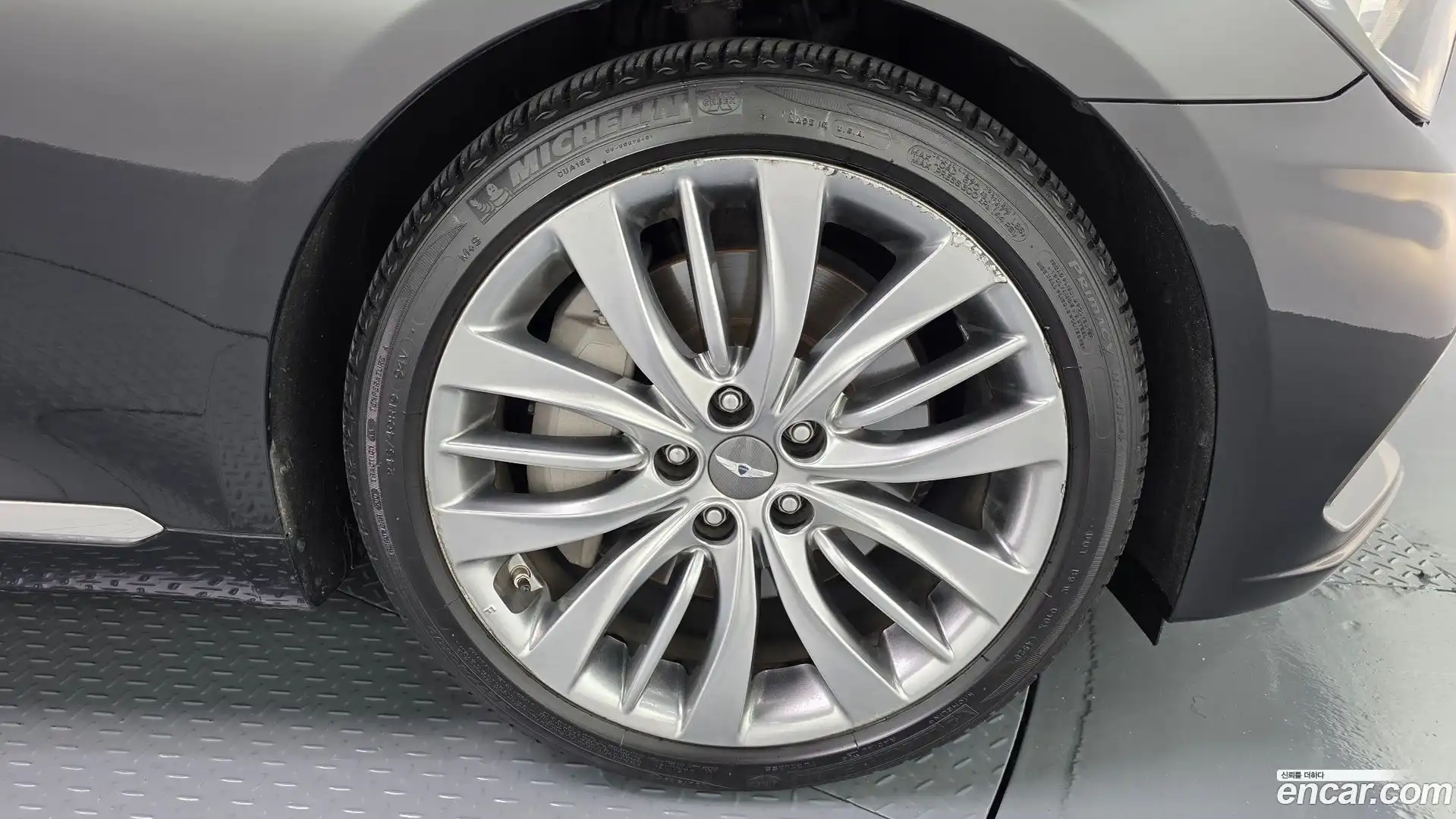 Genesis Hyundai 2015.0-OUTER-031