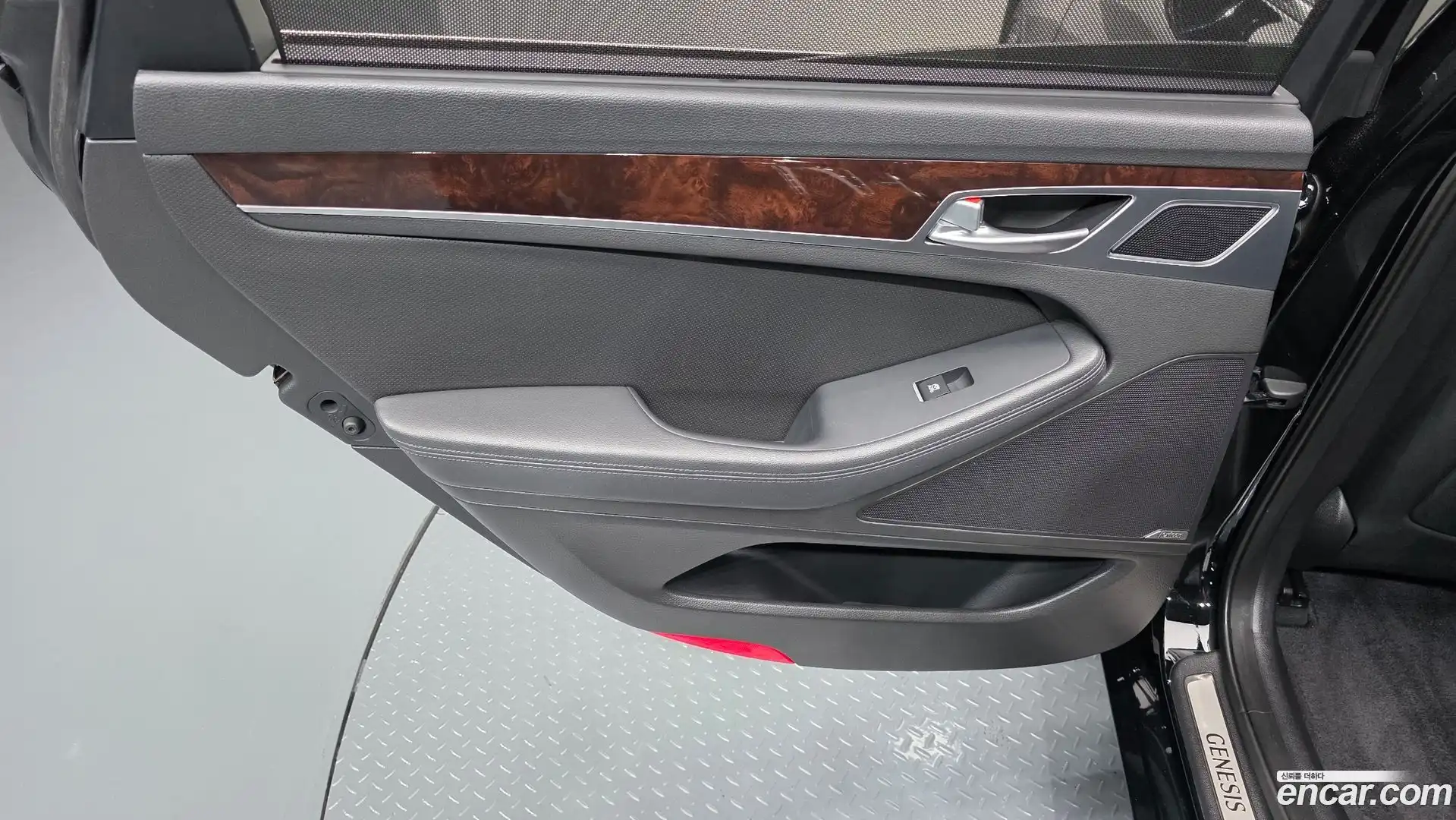 Genesis Hyundai 2015.0-INNER-035