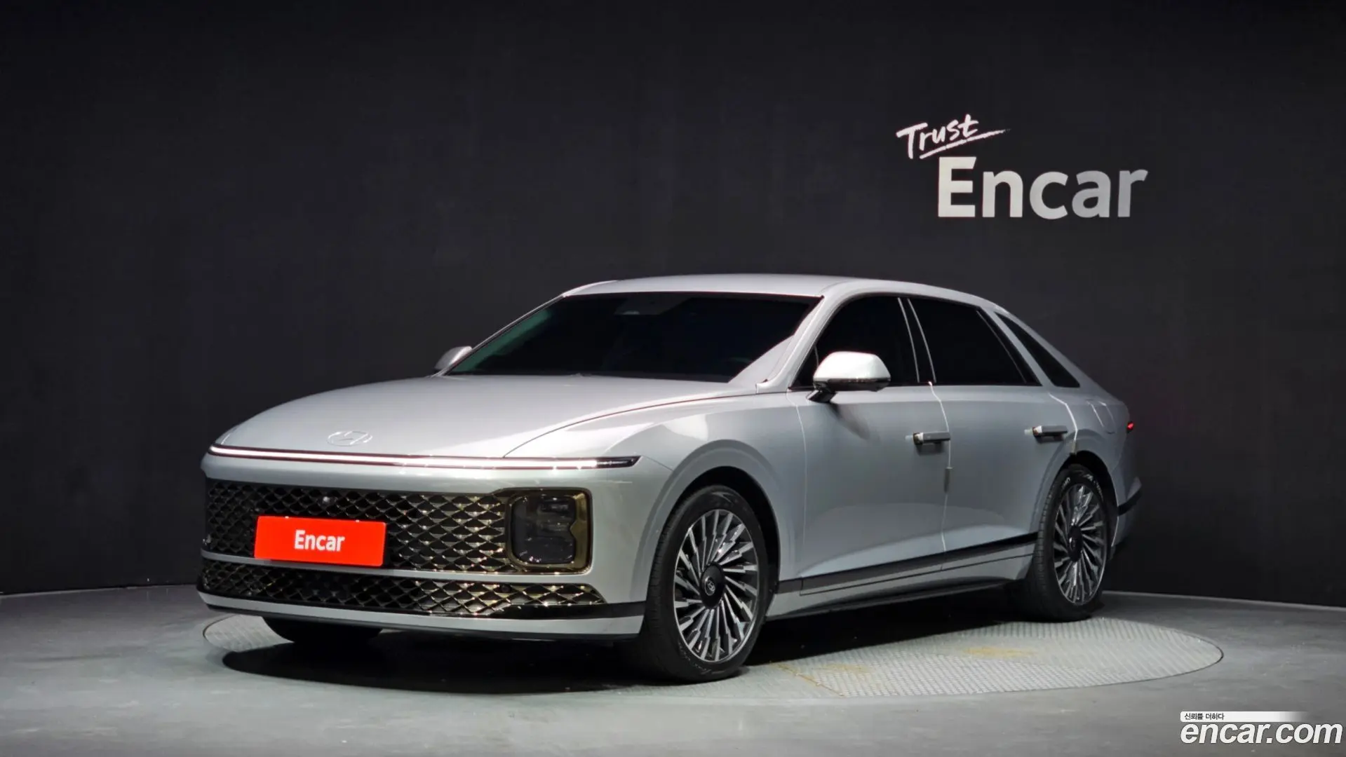 Main__Slider__Photo:Grandeur Hyundai 2023.10-0