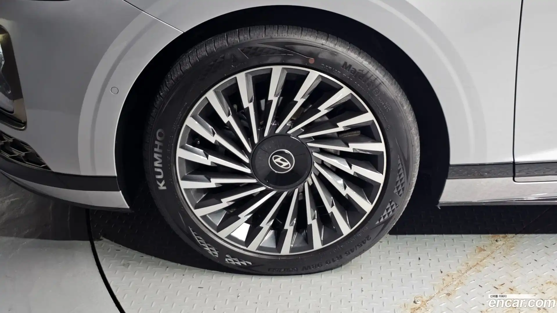 Grandeur Hyundai 2023.10-OUTER-005
