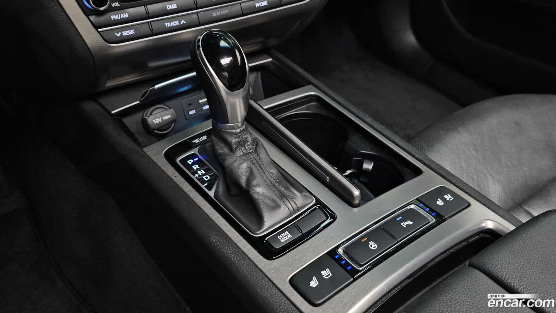 Genesis Hyundai 2015.2-INNER-009