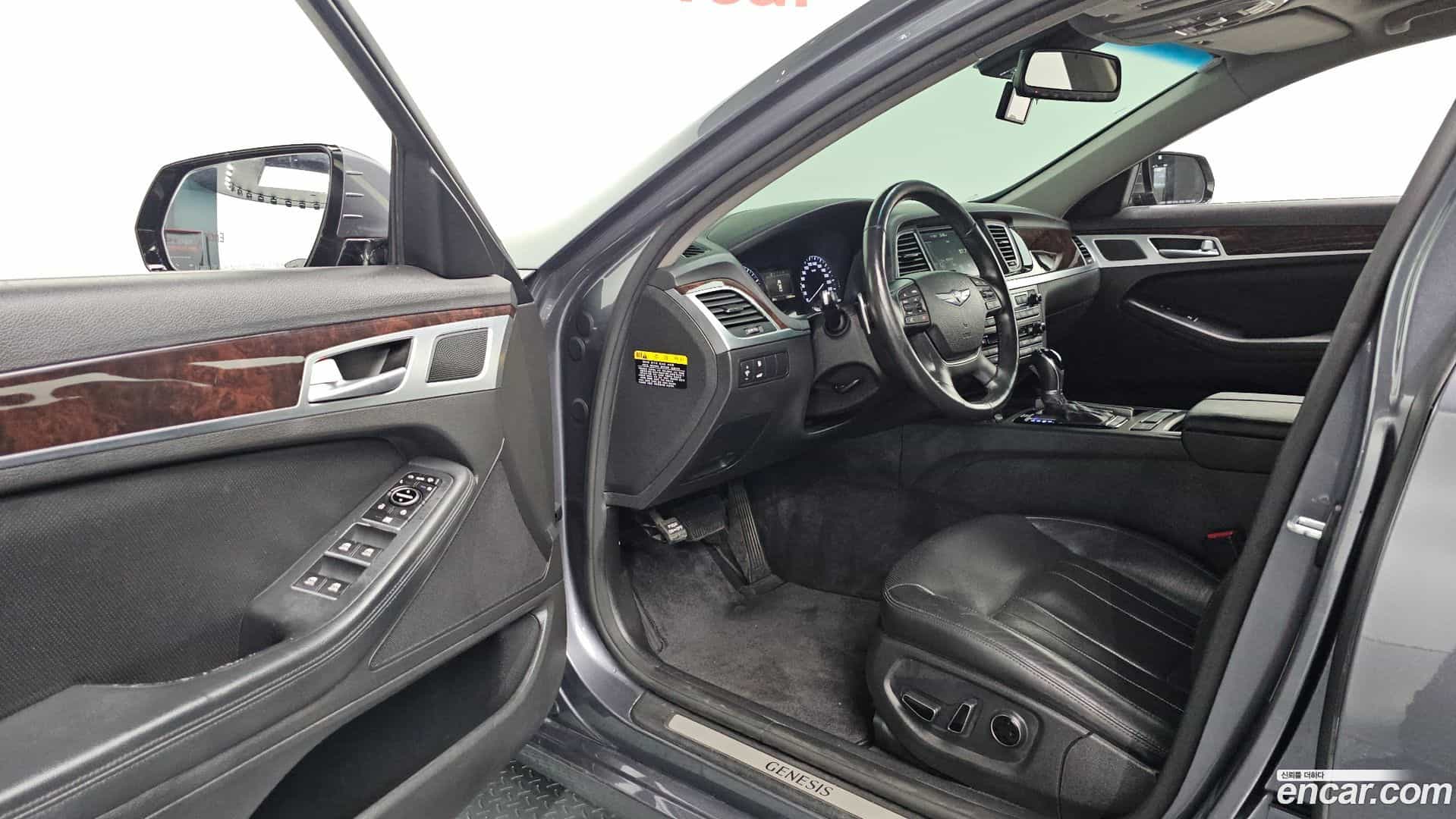 Genesis Hyundai 2015.2-INNER-010