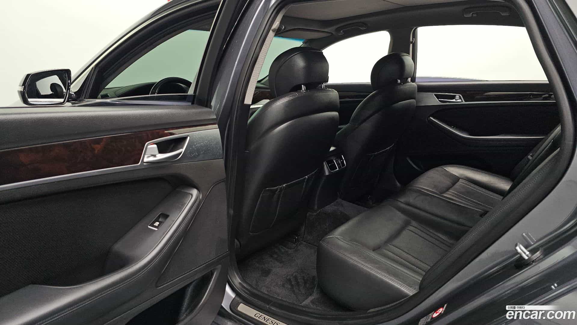 Genesis Hyundai 2015.2-OPTION-016