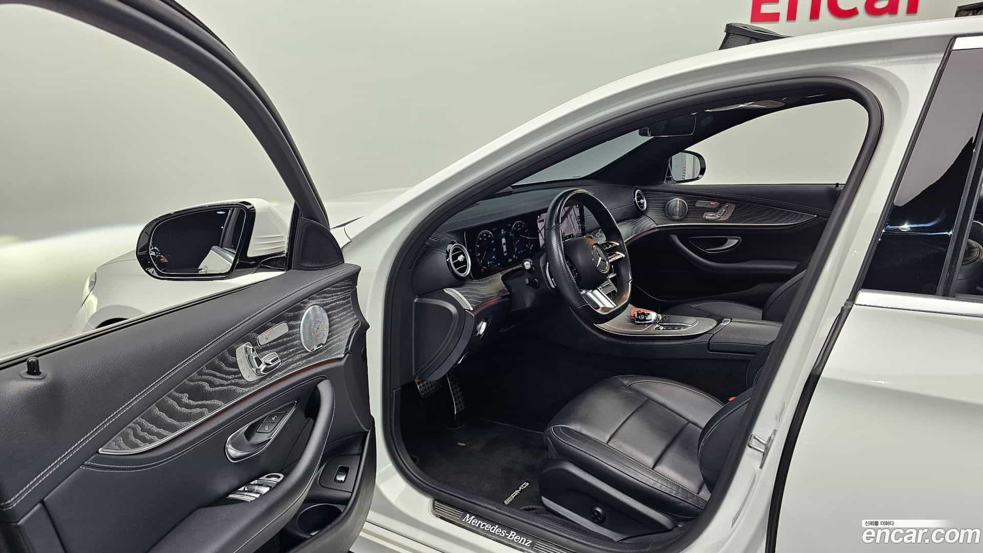 E-Class Mercedes-Benz 2021.1-INNER-010