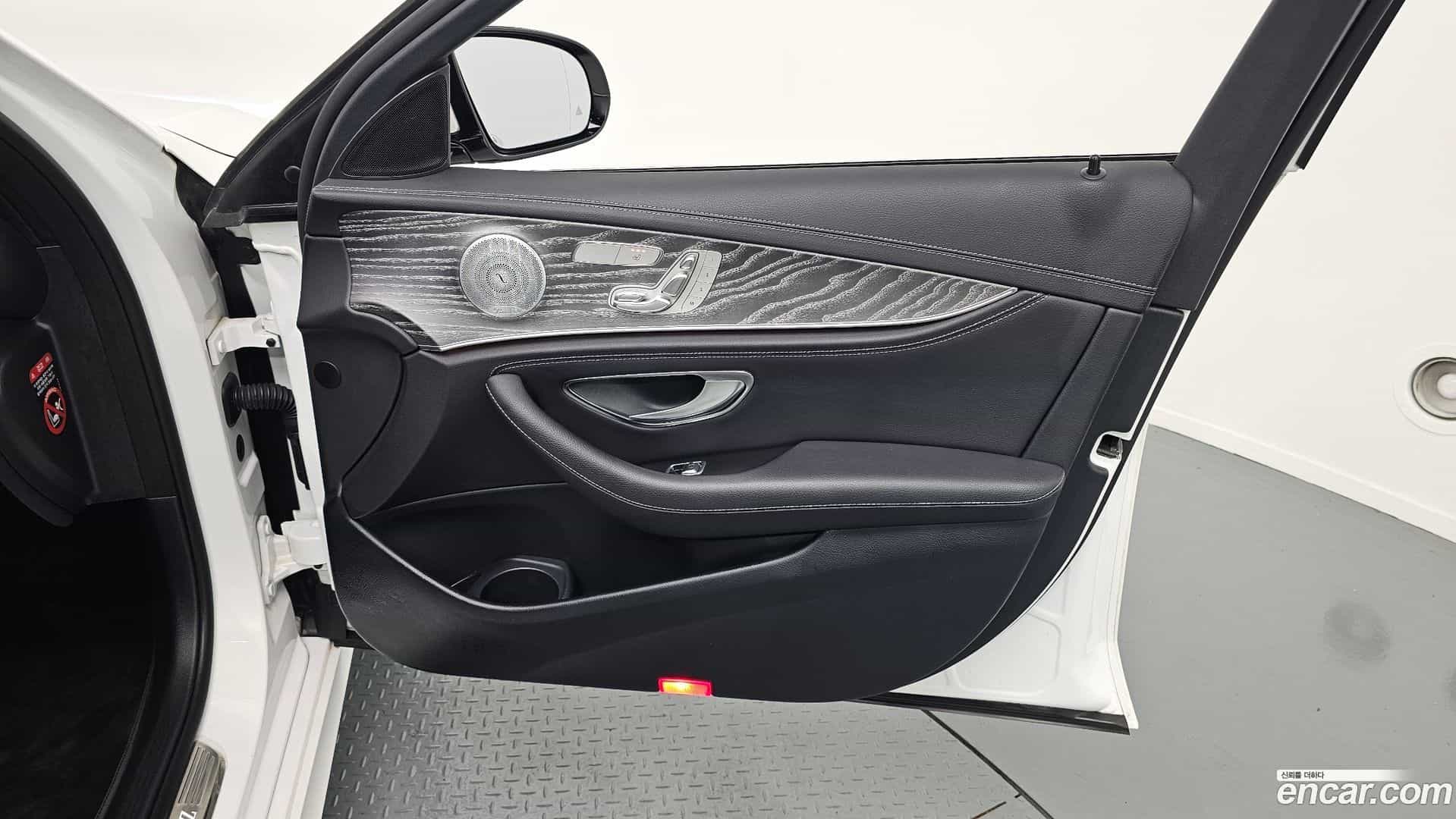 E-Class Mercedes-Benz 2021.1-INNER-034
