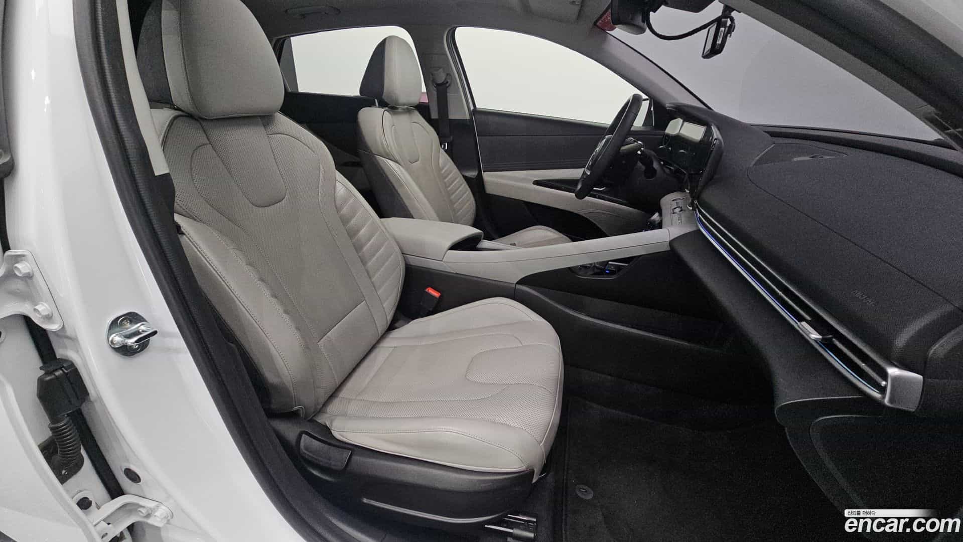 AVANTE Hyundai 2020.9-OPTION-015