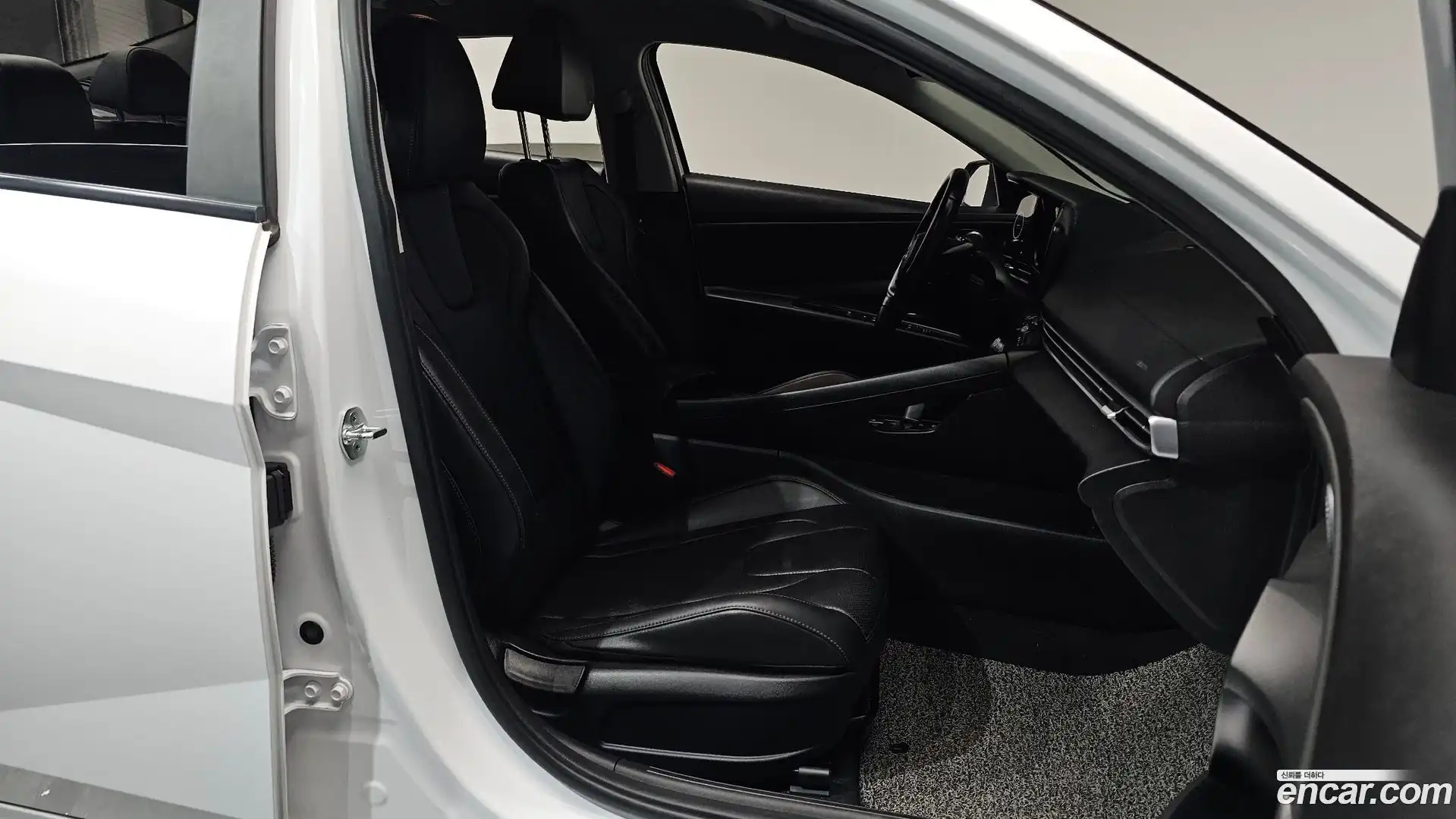 AVANTE Hyundai 2020.8-OPTION-016
