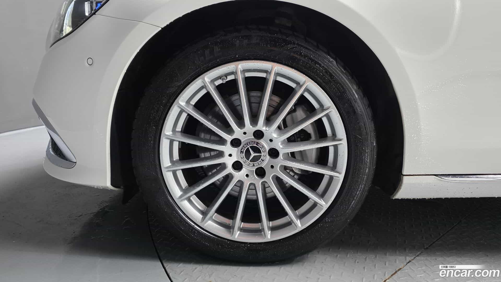 E-Class Mercedes-Benz 2022.4-OUTER-005