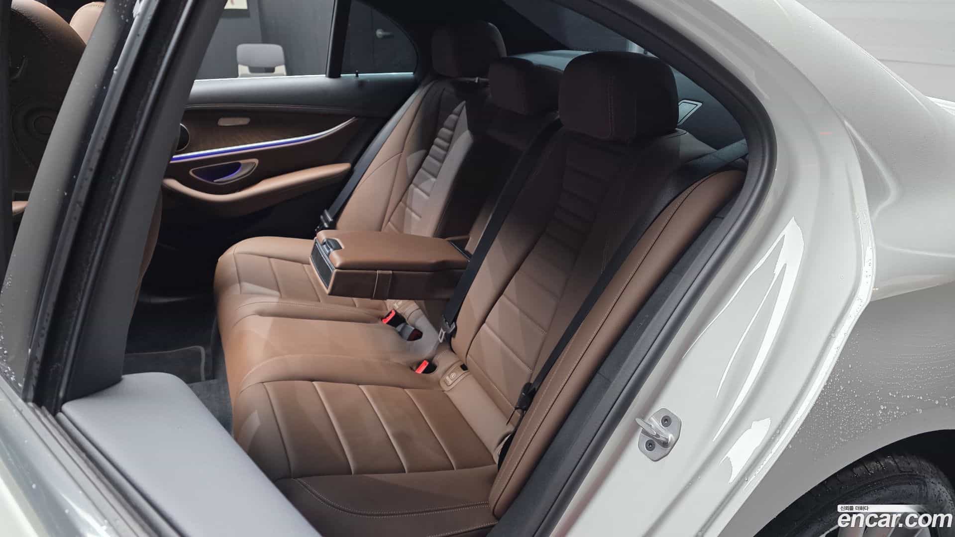 E-Class Mercedes-Benz 2022.4-OPTION-016