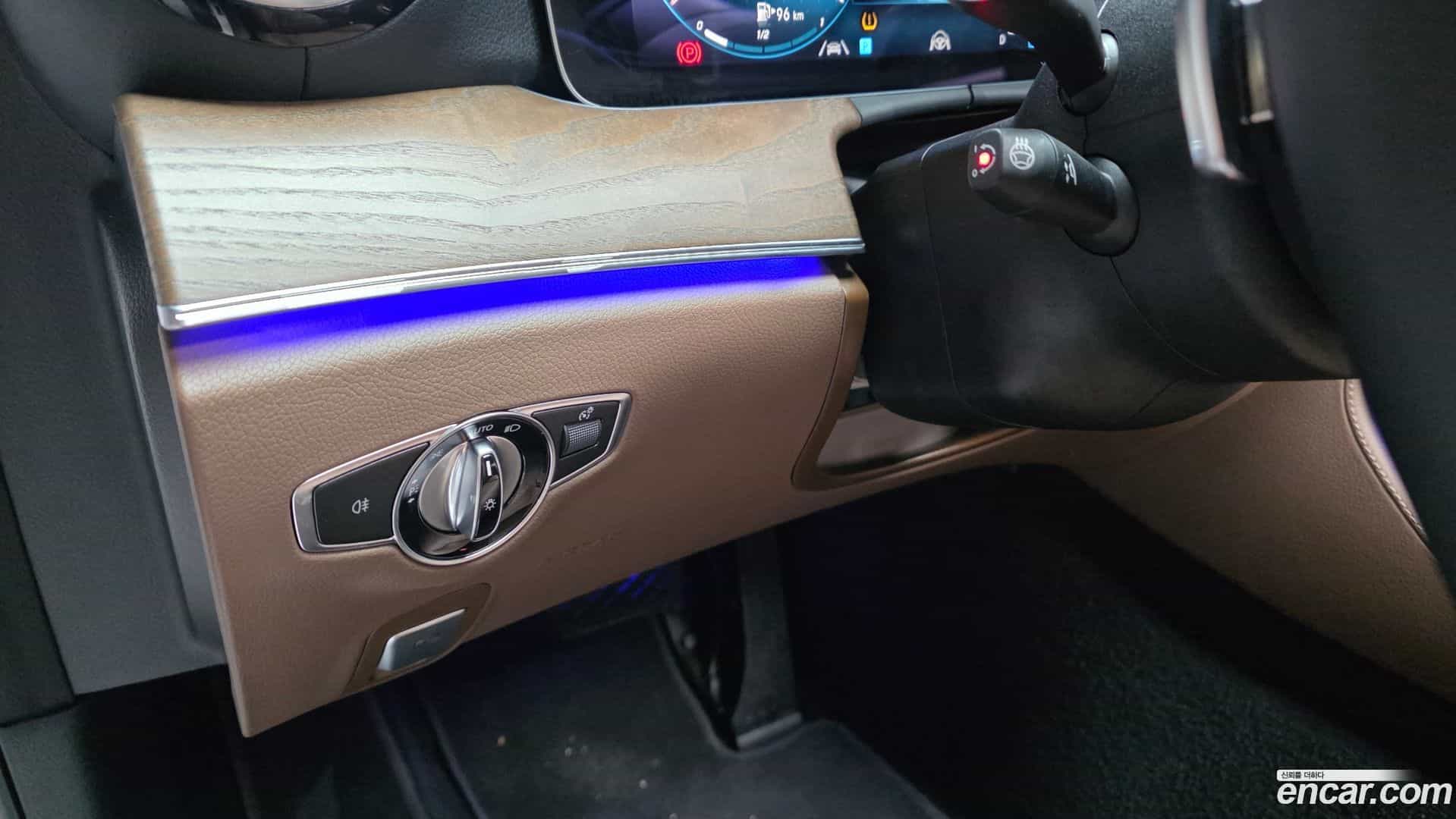 E-Class Mercedes-Benz 2022.4-OPTION-040