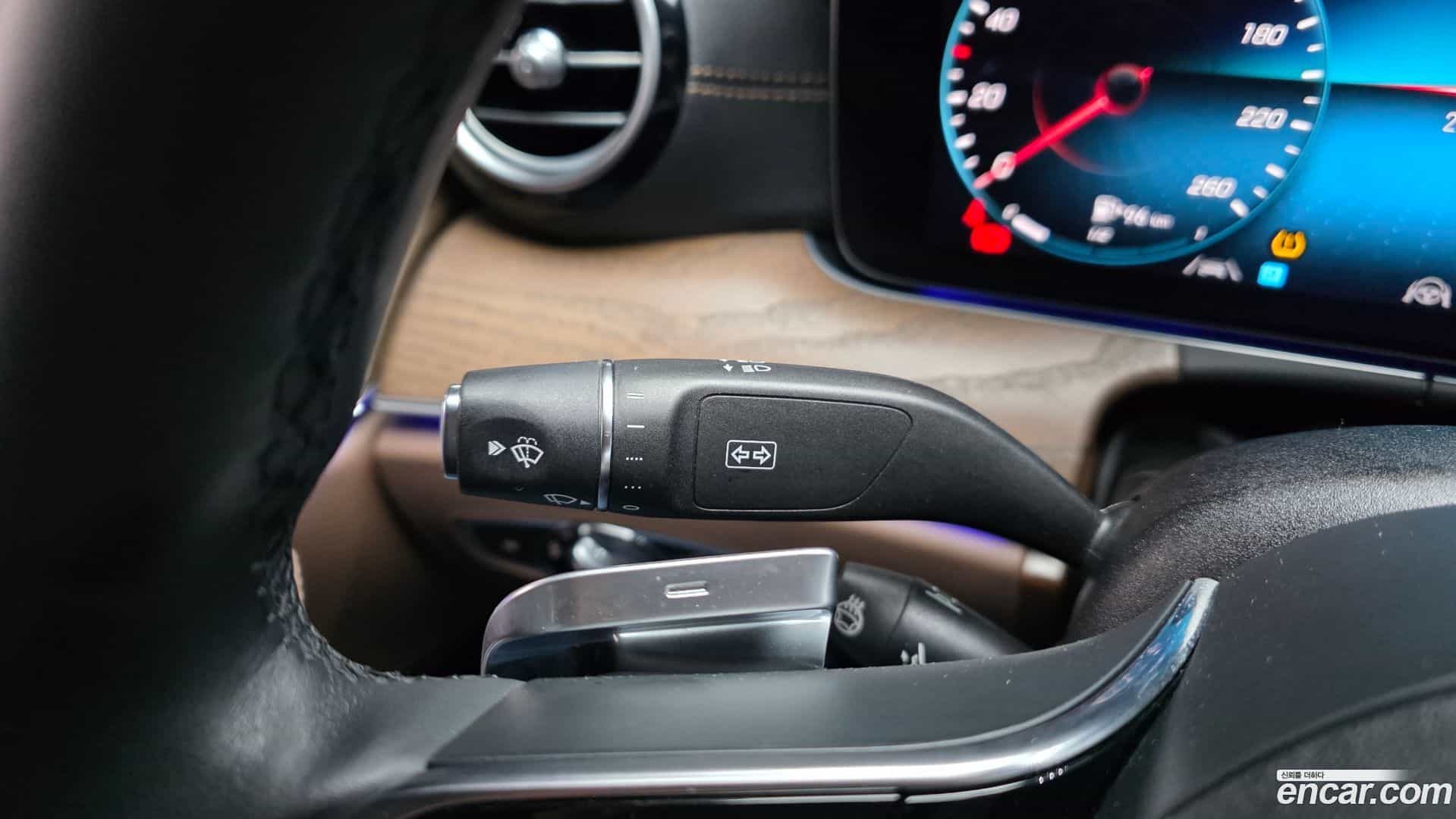 E-Class Mercedes-Benz 2022.4-OPTION-041