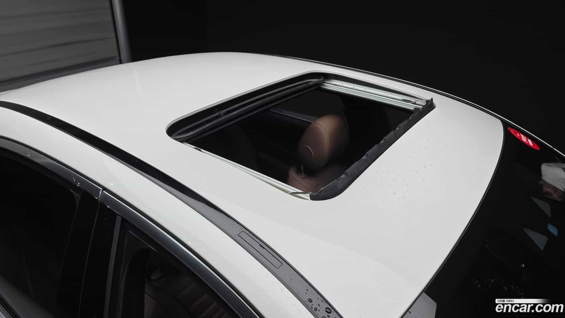 E-Class Mercedes-Benz 2022.4-OPTION-043