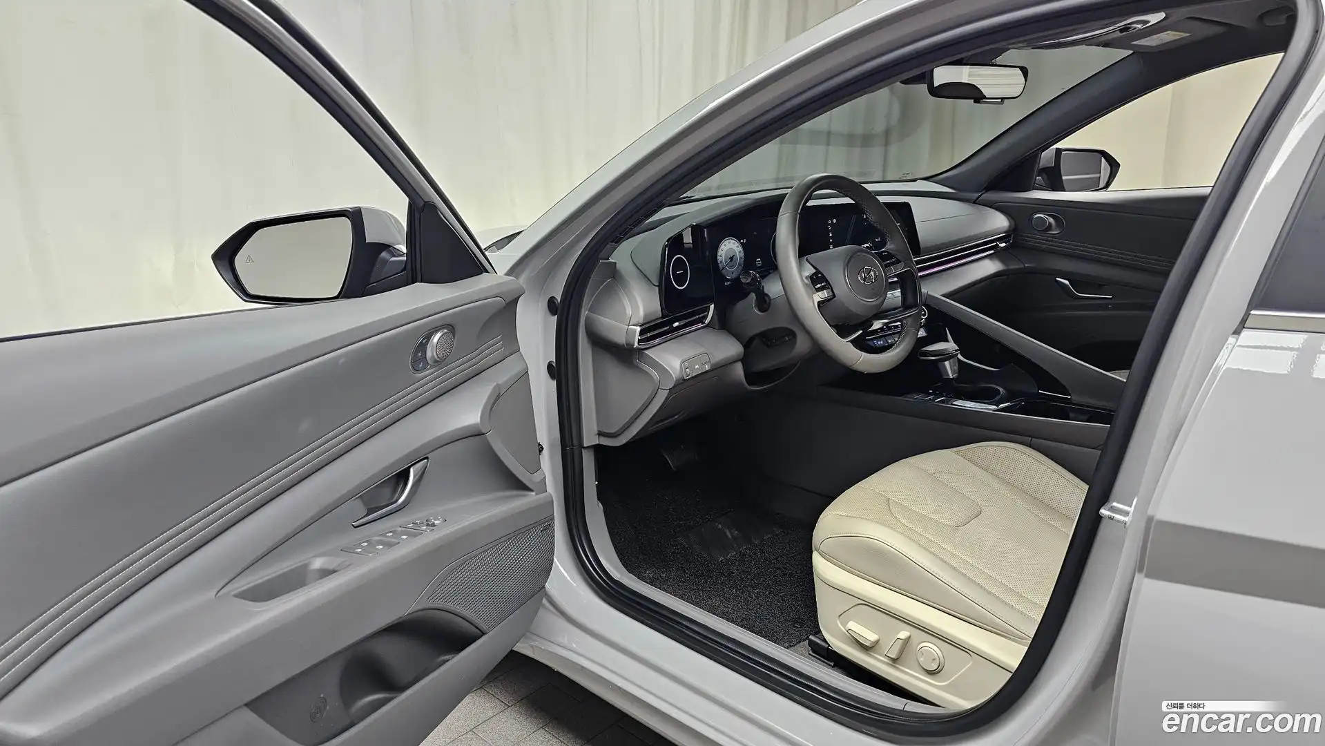 AVANTE Hyundai 2022.3-INNER-010