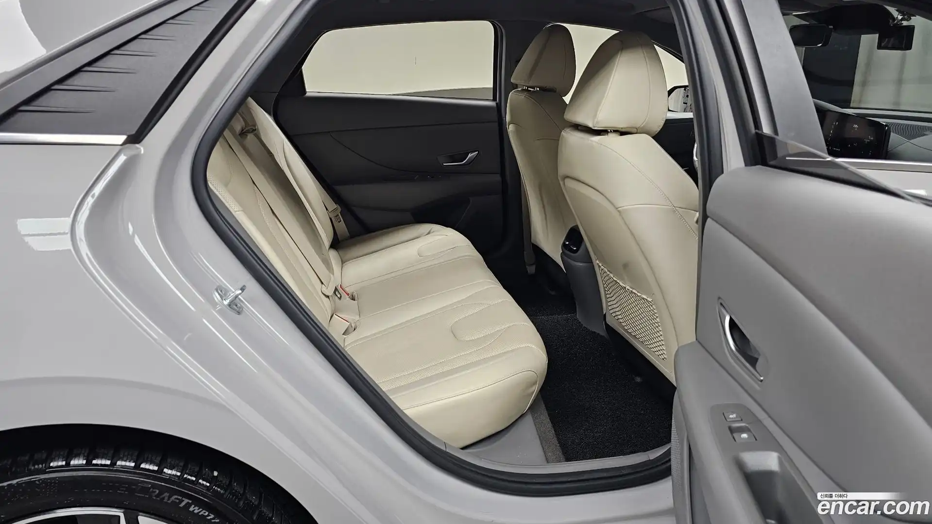 AVANTE Hyundai 2022.3-OPTION-015