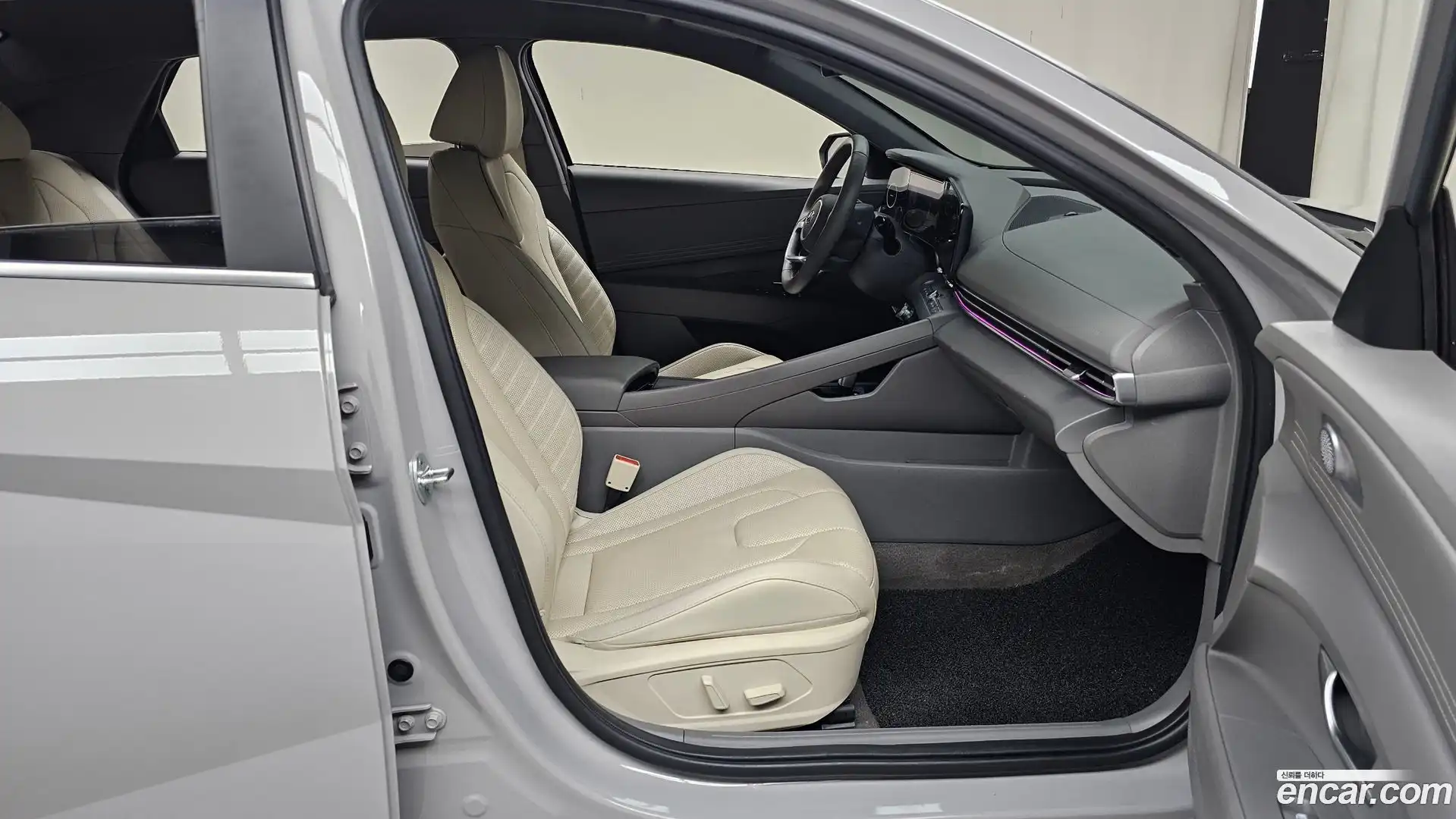 AVANTE Hyundai 2022.3-INNER-036