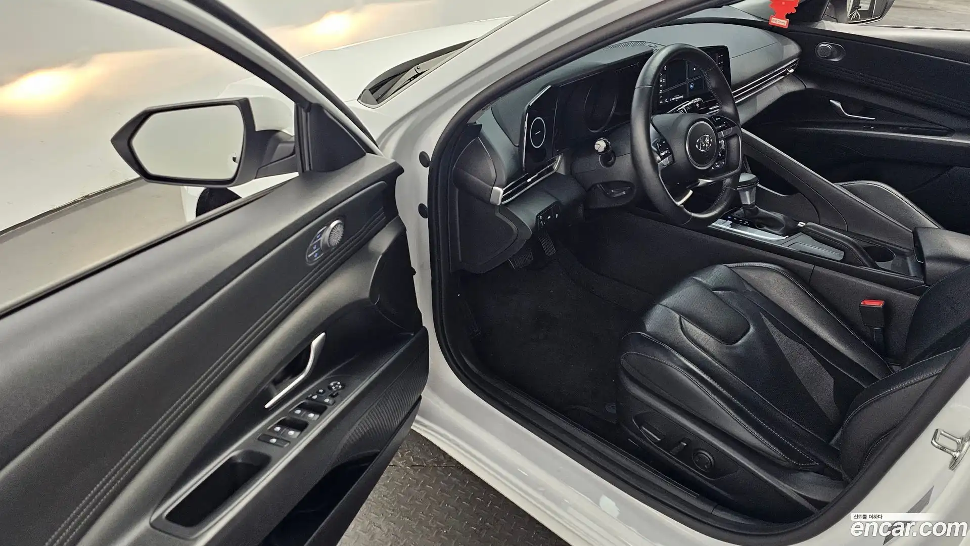AVANTE Hyundai 2022.3-INNER-010