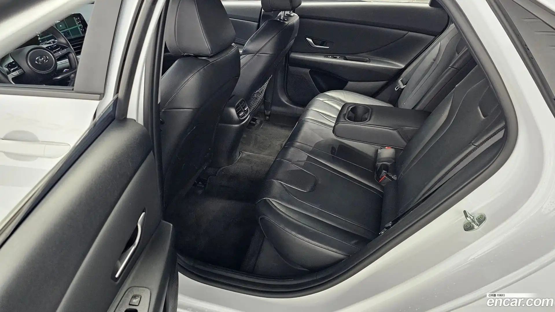AVANTE Hyundai 2022.3-OPTION-015