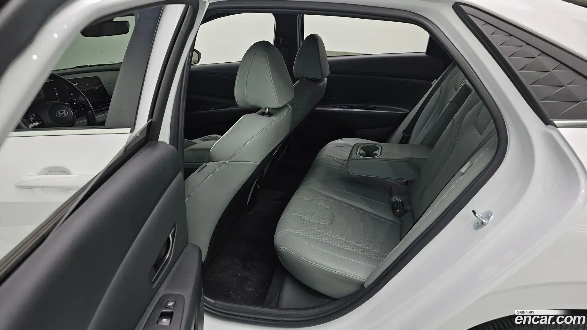 AVANTE Hyundai 2024.8-INNER-036