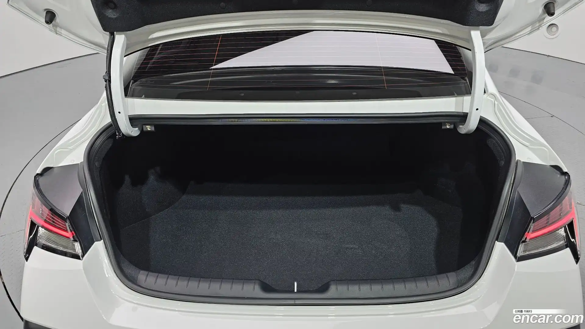 AVANTE Hyundai 2024.8-OPTION-045