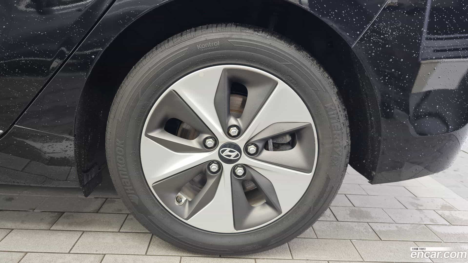 Ioniq Hyundai 2017.2-OUTER-031