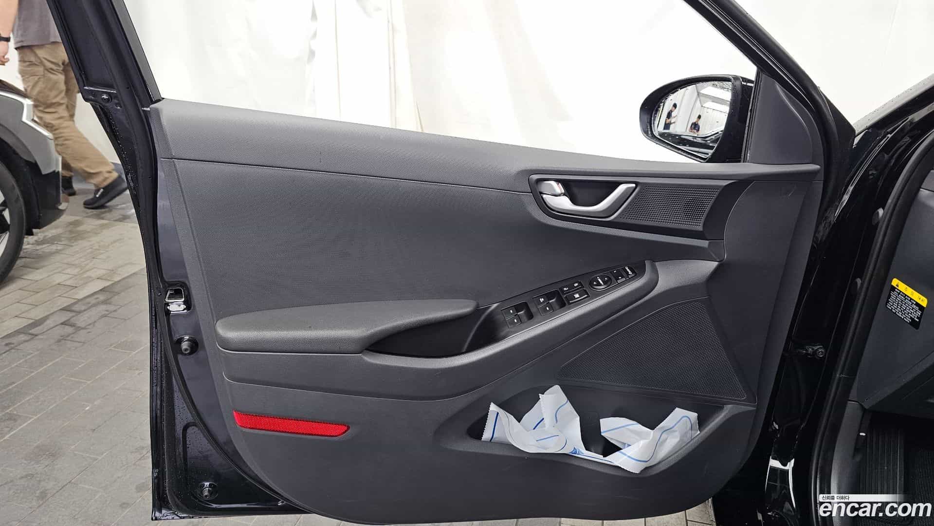 Ioniq Hyundai 2017.2-INNER-034