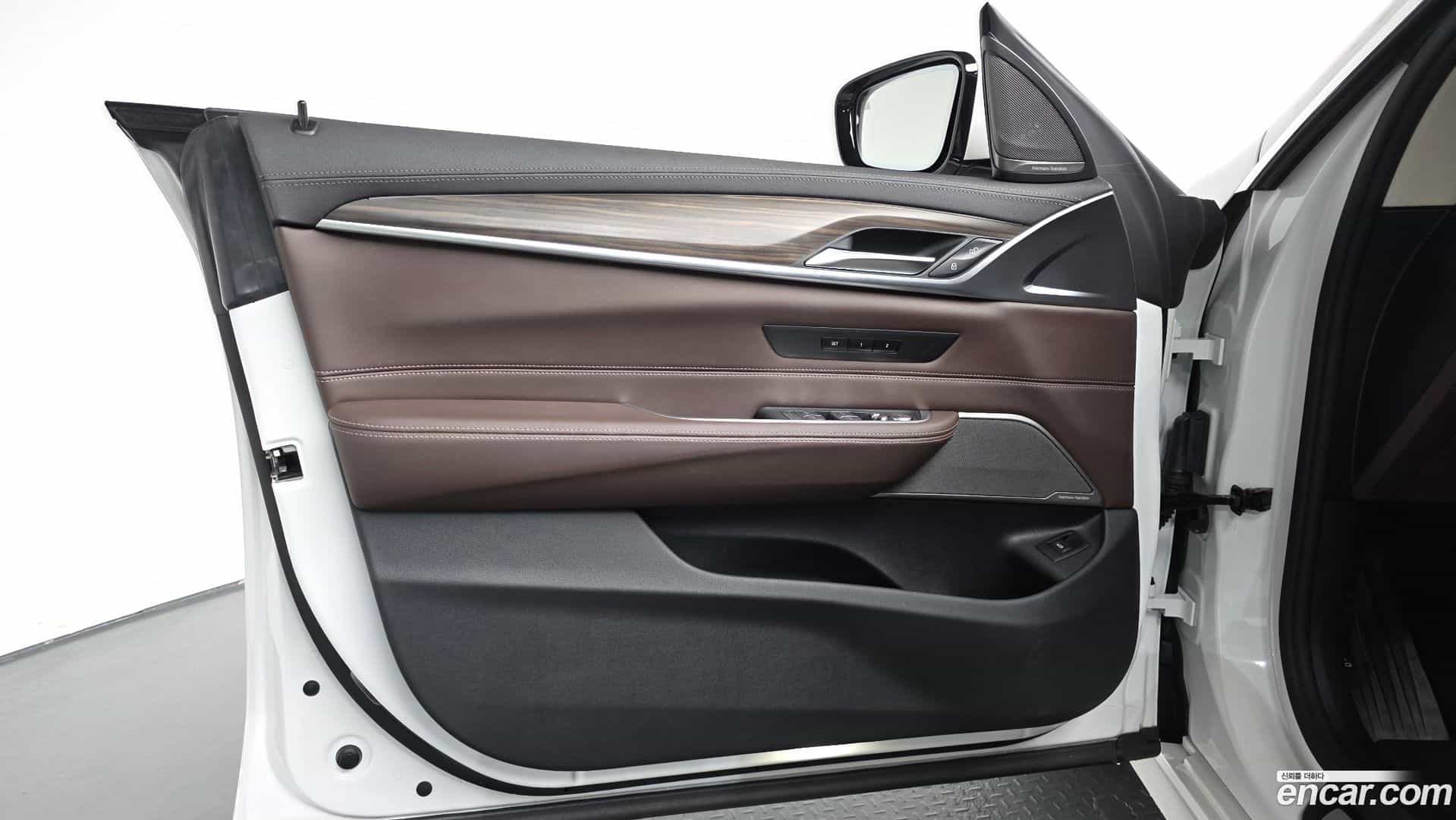 Gran Turismo BMW 2022.0-INNER-034