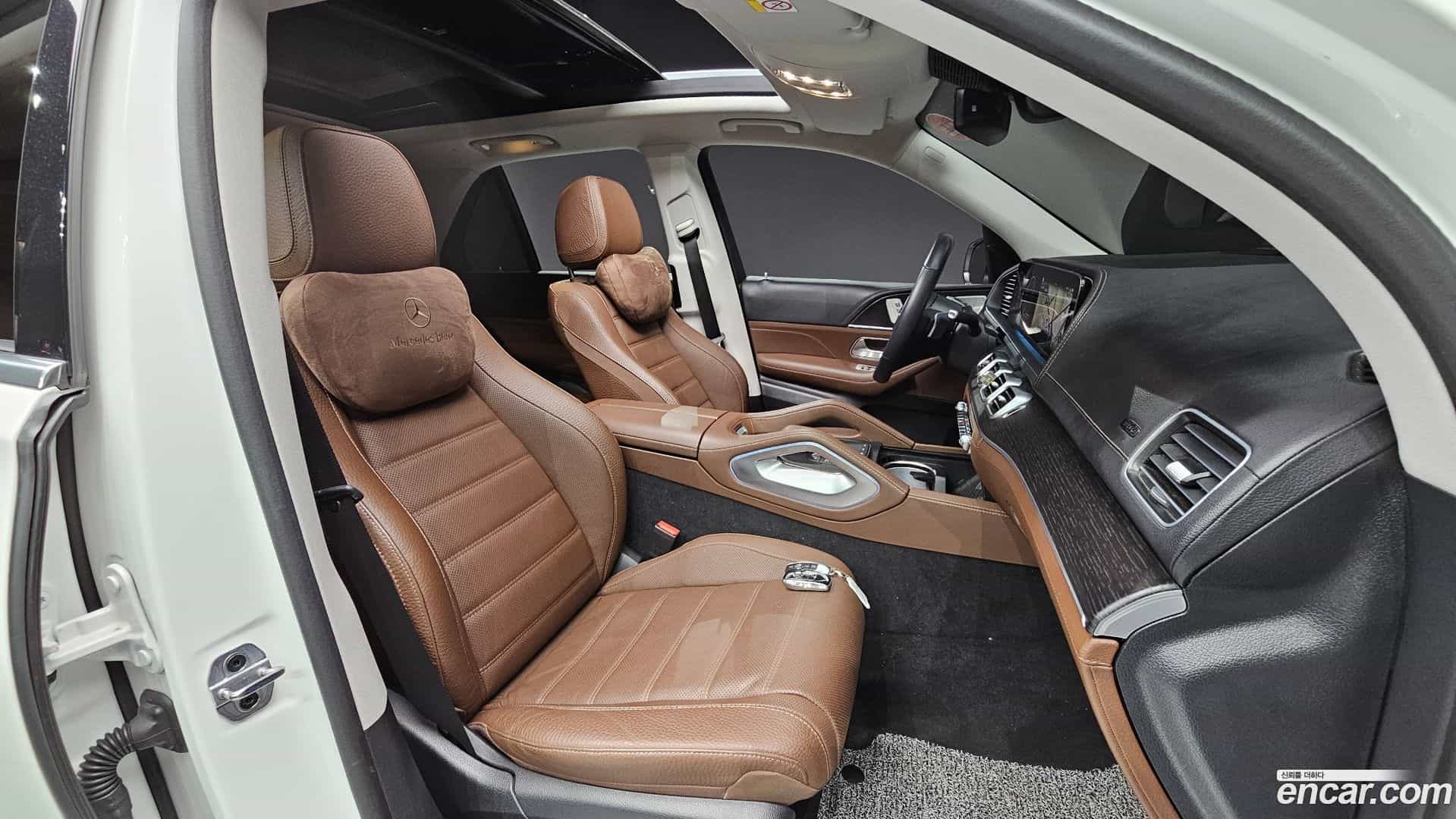 GLE-Class Mercedes-Benz 2024.4-INNER-010