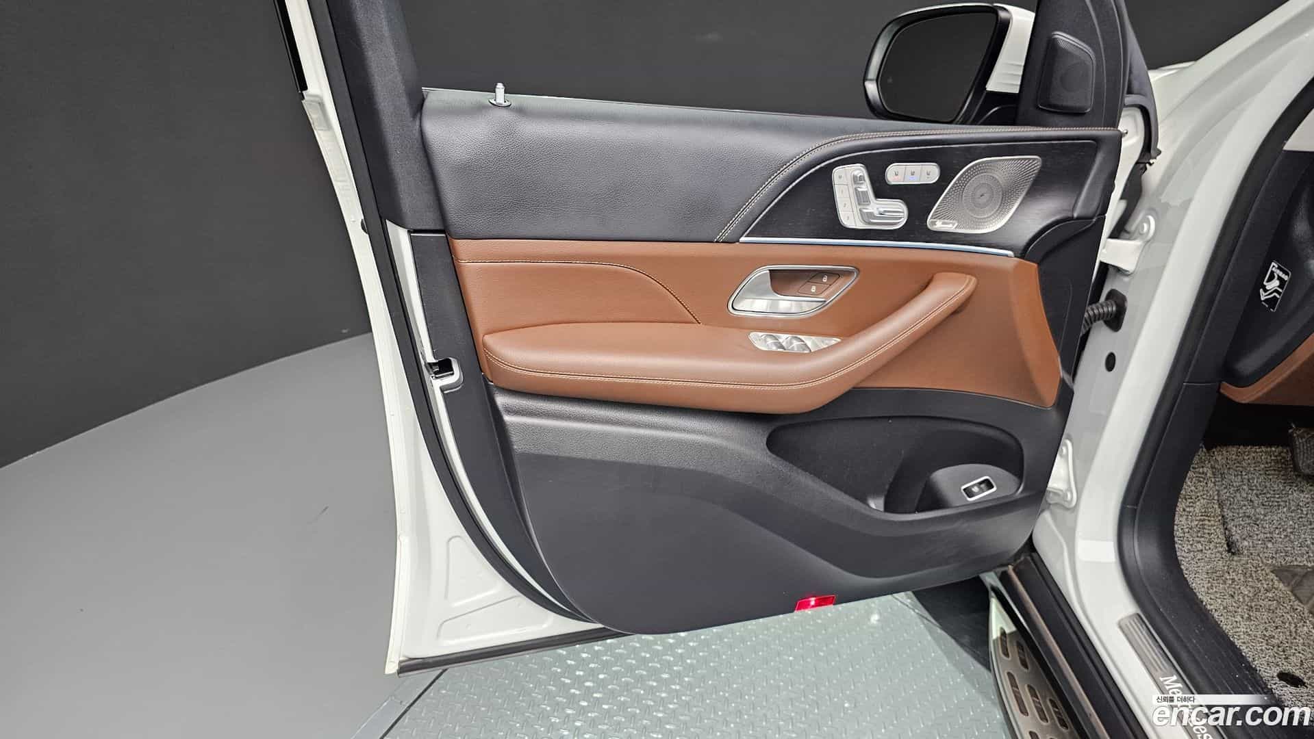 GLE-Class Mercedes-Benz 2024.4-INNER-034