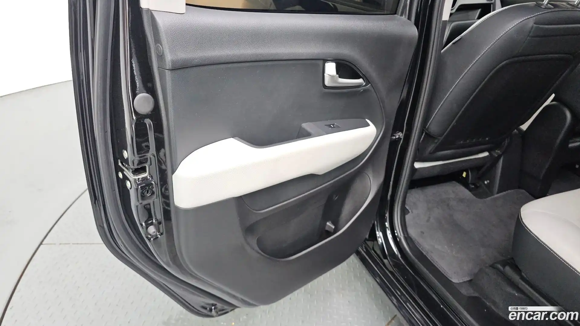 RAY Kia 2023.3-INNER-035