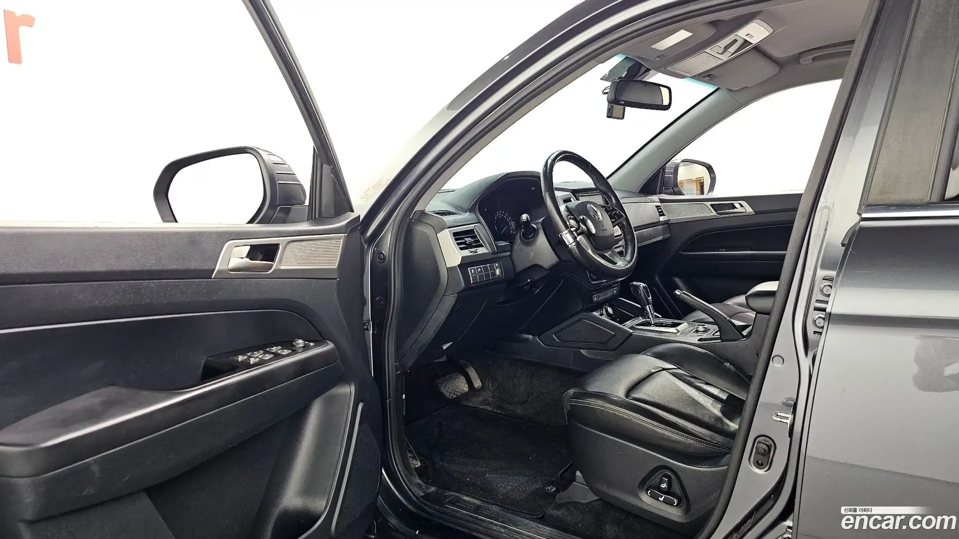 Rexton KG Mobility 2018.8-INNER-010