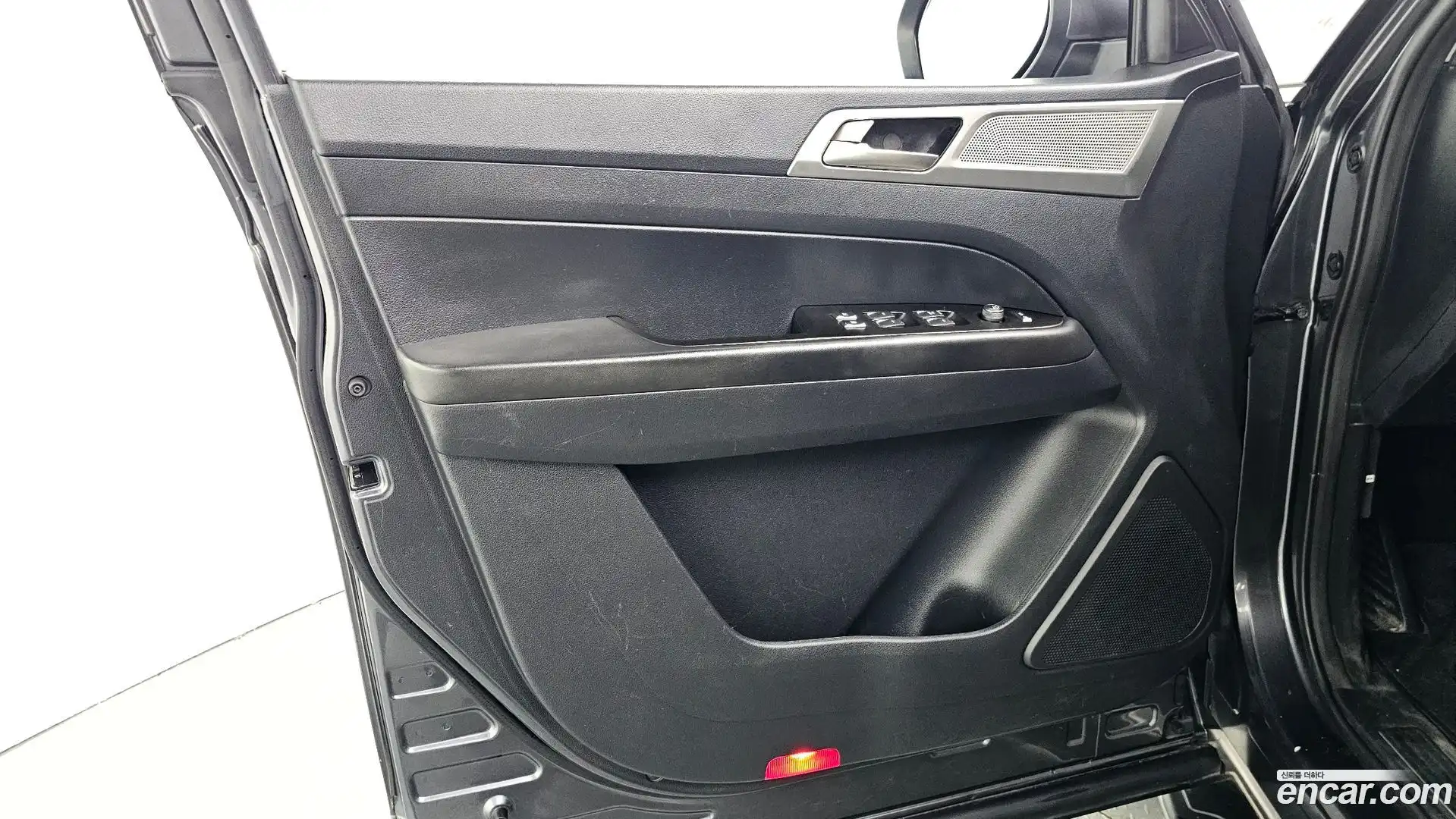 Rexton KG Mobility 2018.8-INNER-034