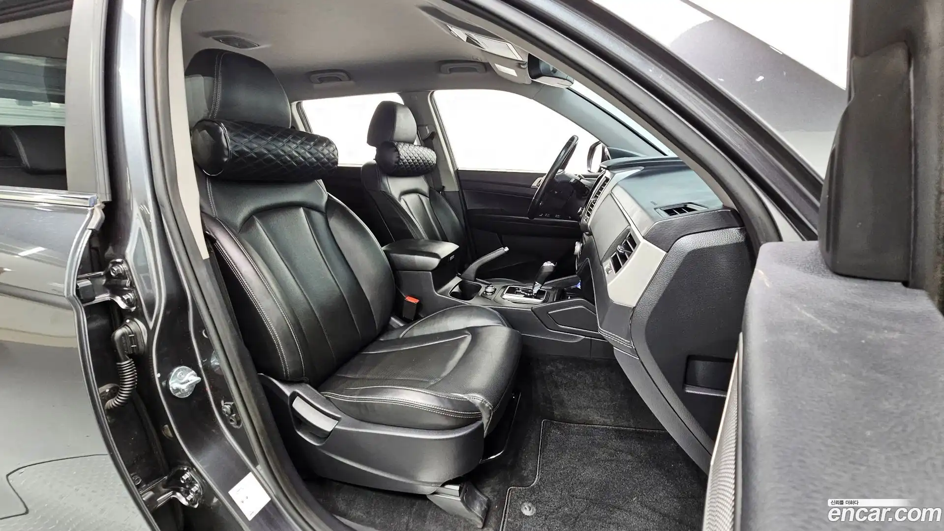 Rexton KG Mobility 2018.8-INNER-036